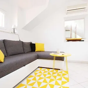 https://villa-ivanka.hotels-in-trogir.com